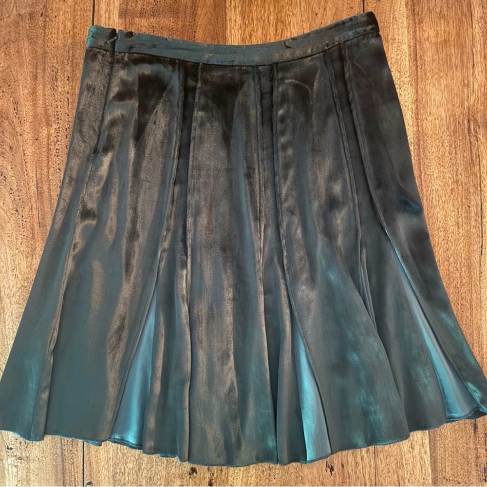Club Monaco Green Velvet Pleated Skirt – Soft, Flowy, Size Small - Picture 2 of 6